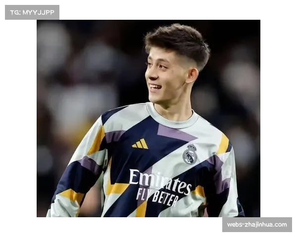 年轻土耳其球员居尔绝杀波尔图,逆转莫雷拉人 年轻土耳其球员居尔绝杀波尔图,逆转莫雷拉人