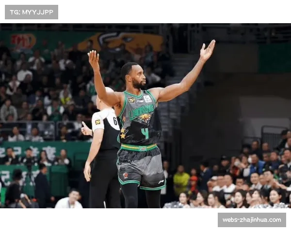 新疆主场迎战辽宁，琼斯与弗格上演外援对决