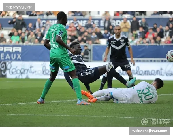 圣埃蒂安俱乐部因球迷行为被罚8万欧元,部分看台关闭警告 圣埃蒂安俱乐部因球迷行为被罚8万欧元,部分看台关闭警告