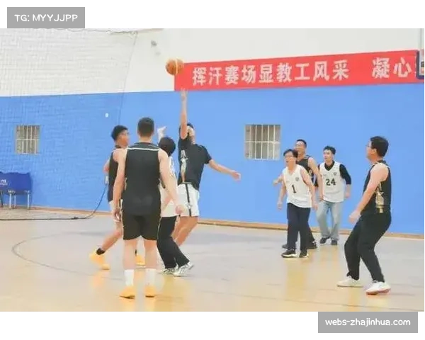 中学校园篮球特色明显，技术训练与人生指导相结合