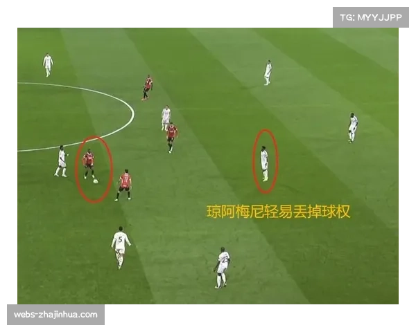 VAR长时间介入，判定皇马进球有效，伯纳乌现场响起巨大嘘声